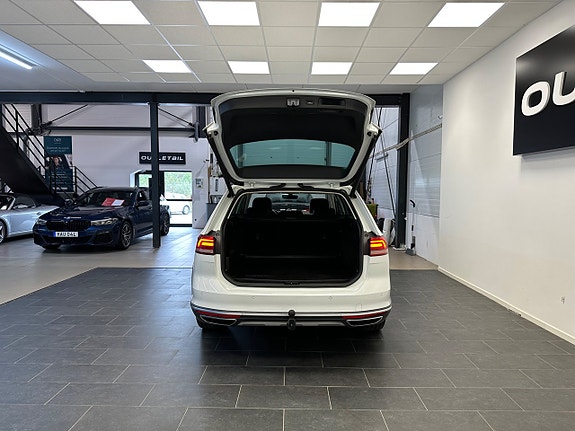 Volkswagen Passat Alltrack 7 of 28