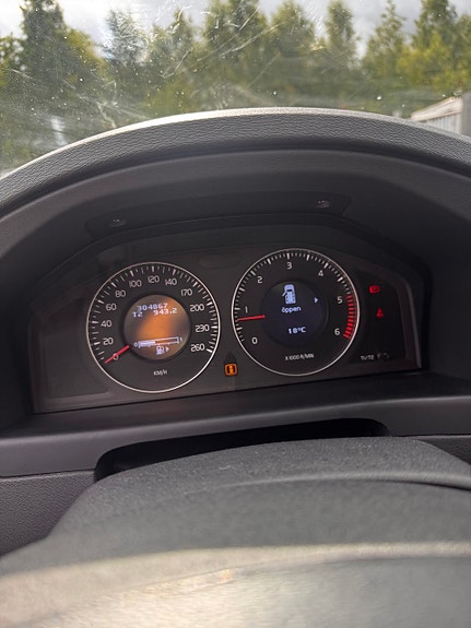 Volvo V70 6 of 11