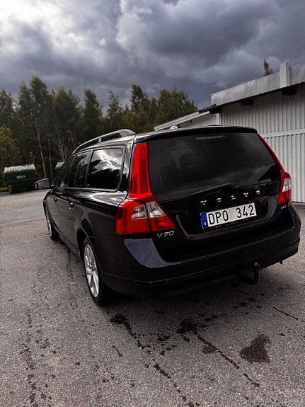 Volvo V70 4 of 11