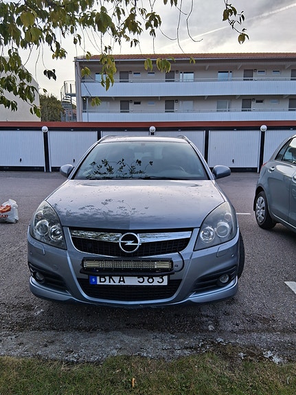 Opel Vectra 2 of 3
