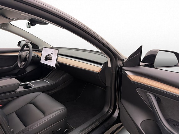 Tesla Model 3 27 of 30