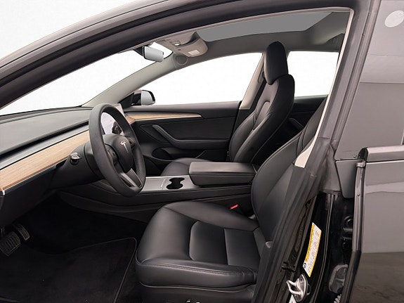Tesla Model 3 11 of 30