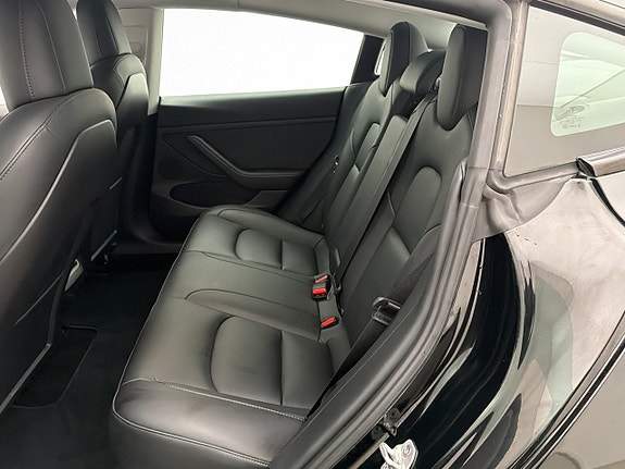 Tesla Model 3 28 of 30