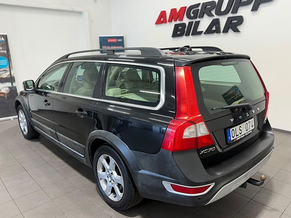 Volvo XC70 11 of 19
