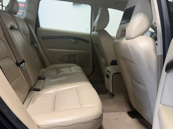 Volvo XC70 10 of 19