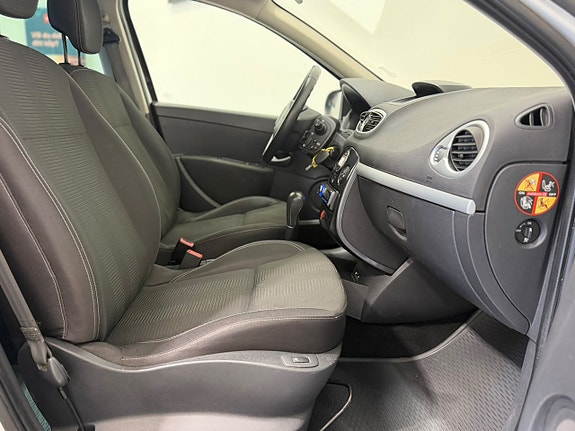 Renault Clio 12 of 16