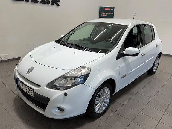Renault Clio 11 of 16