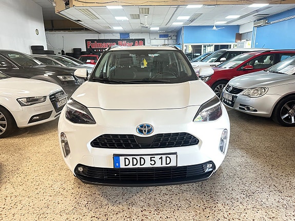 Toyota Yaris Cross 2 of 18