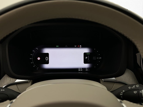 Volvo XC60 17 of 30