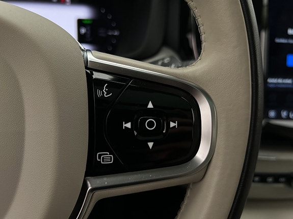 Volvo XC60 18 of 30