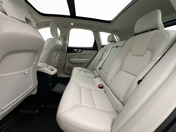 Volvo XC60 28 of 30