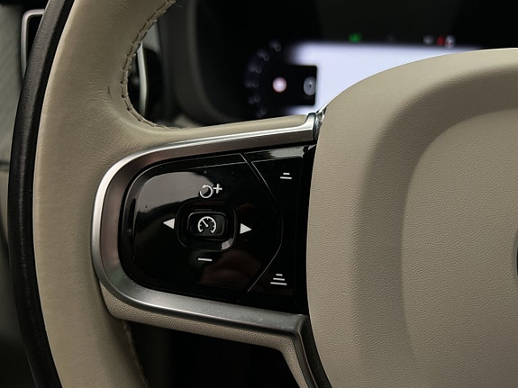 Volvo XC60 16 of 30