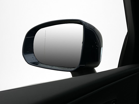 Volvo XC60 10 of 30