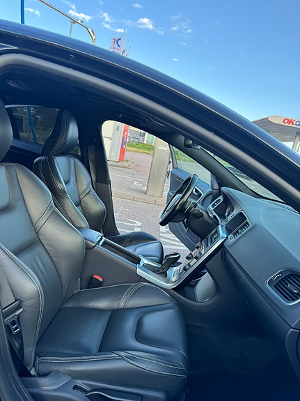 Volvo S60 13 of 25