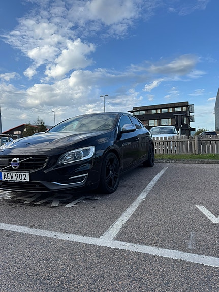 Volvo S60 4 of 25