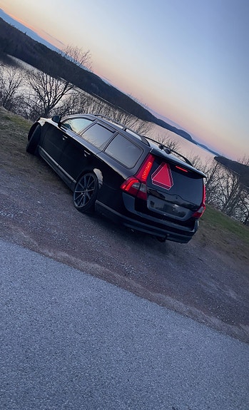 Volvo V70 3 of 13