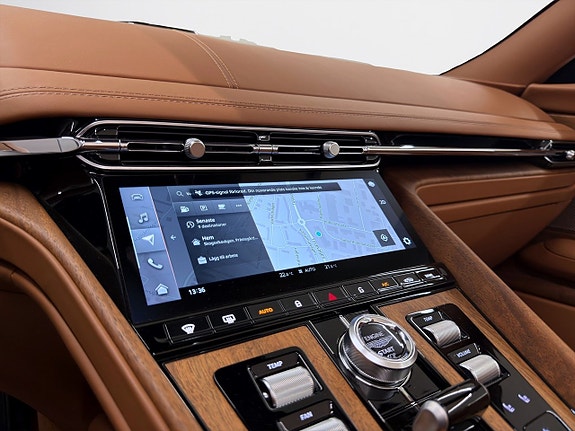 Aston Martin DB12 22 of 27
