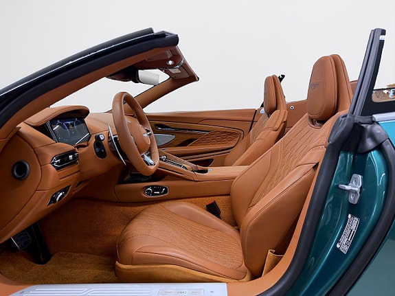 Aston Martin DB12 16 of 27