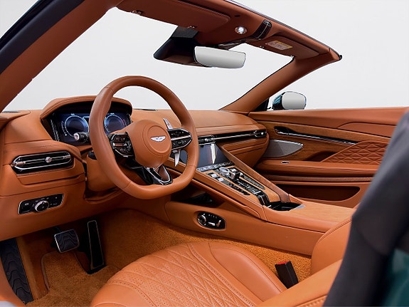 Aston Martin DB12 14 of 27