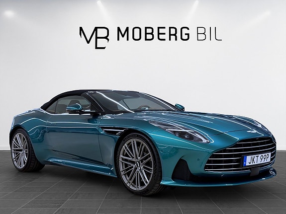 Aston Martin DB12 4 of 27