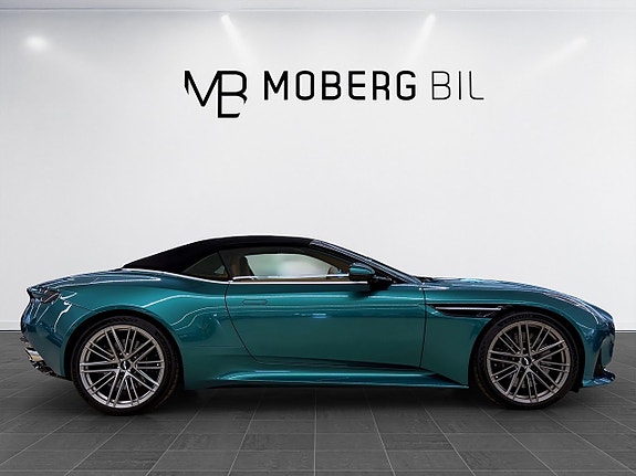 Aston Martin DB12 5 of 27