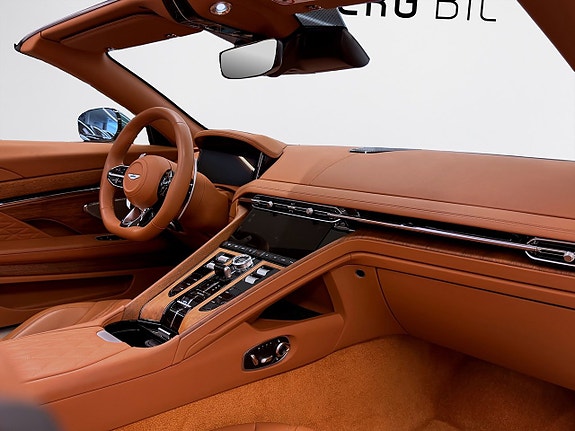 Aston Martin DB12 19 of 27