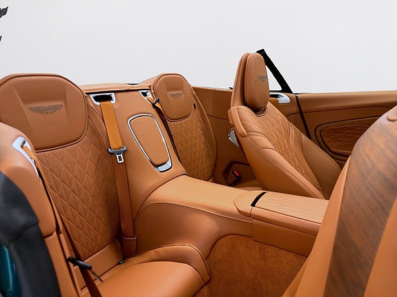 Aston Martin DB12 10 of 27