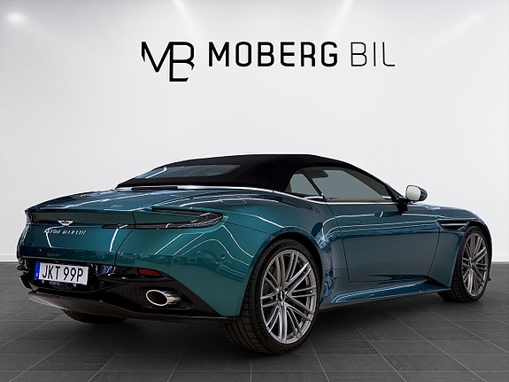 Aston Martin DB12 6 of 27