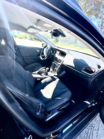 Volvo V40 Cross Country 7 of 11