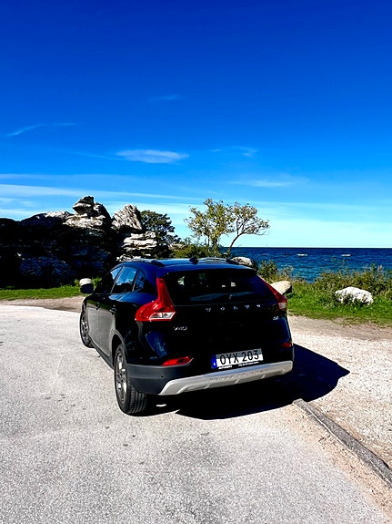 Volvo V40 Cross Country 2 of 11