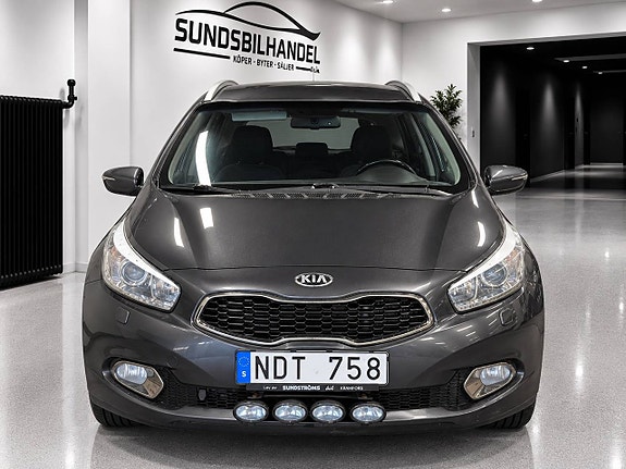 Kia Ceed 2 of 10