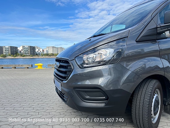 Ford Transit Custom 13 of 24