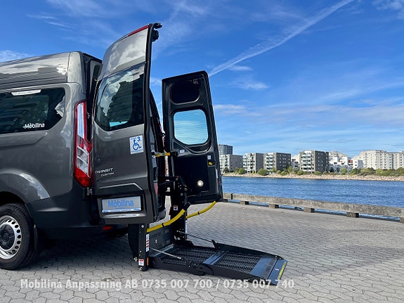 Ford Transit Custom 12 of 24