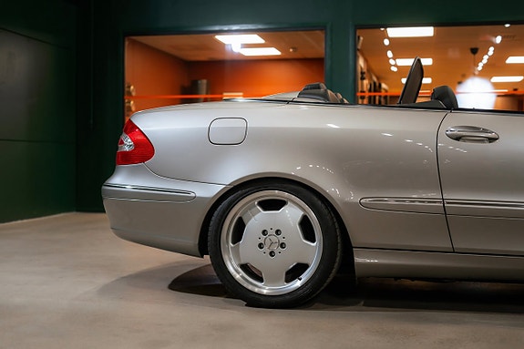 Mercedes-Benz CLK240 3 of 21