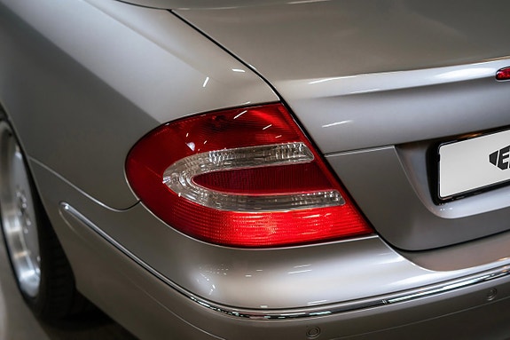 Mercedes-Benz CLK240 7 of 21