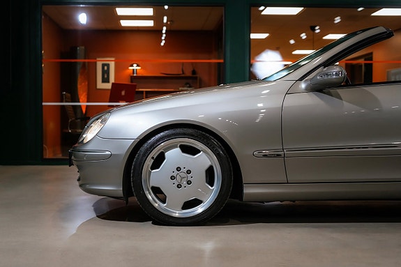 Mercedes-Benz CLK240 2 of 21