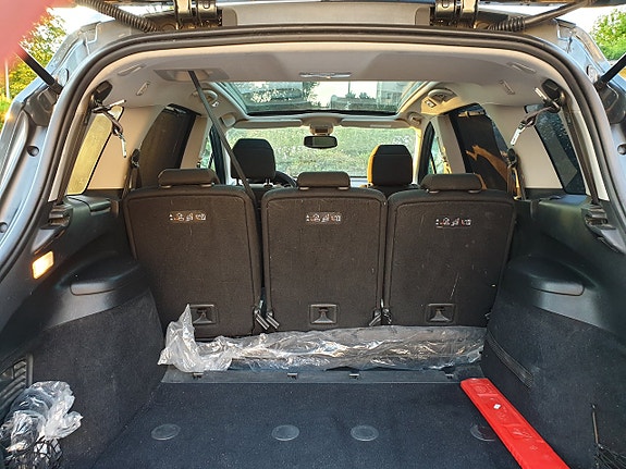 Peugeot 308 SW 15 of 20