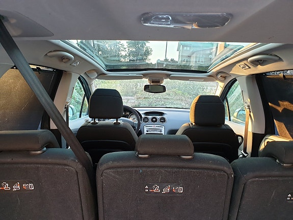 Peugeot 308 SW 18 of 20