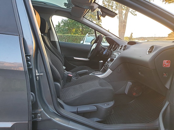 Peugeot 308 SW 12 of 20