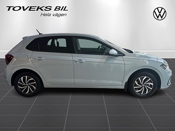 Volkswagen Polo 2 of 14