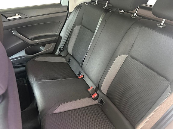 Volkswagen Polo 13 of 14