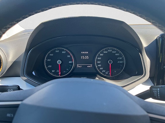 Seat Arona 10 of 14