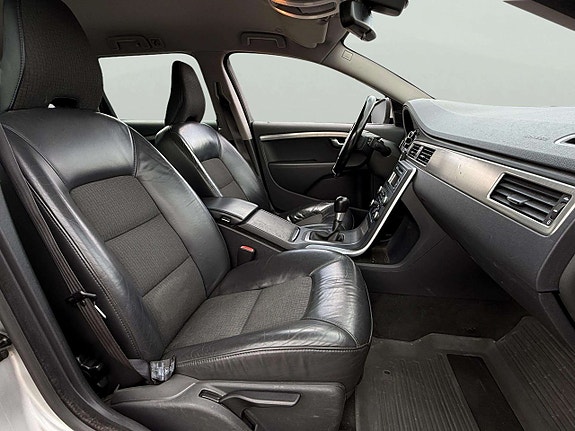 Volvo V70 13 of 23