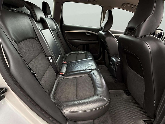 Volvo V70 15 of 23