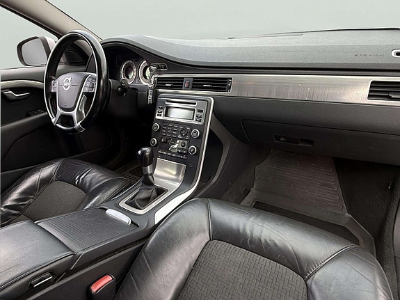 Volvo V70 14 of 23