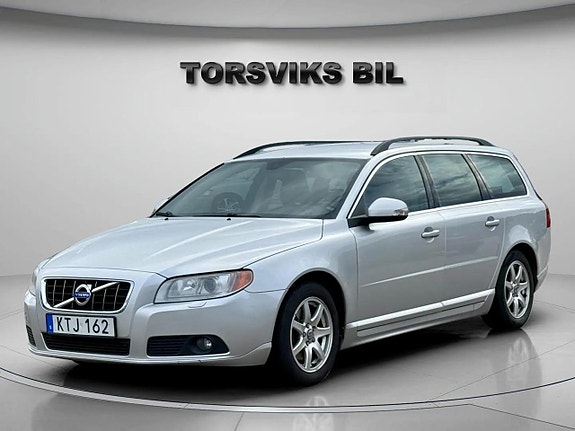 Volvo V70 2 of 23