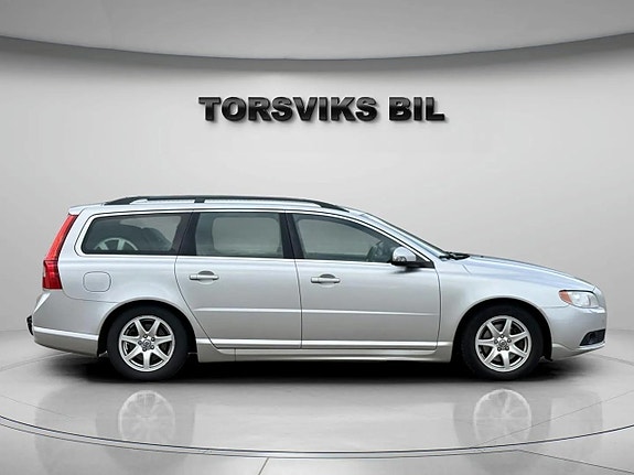 Volvo V70 7 of 23