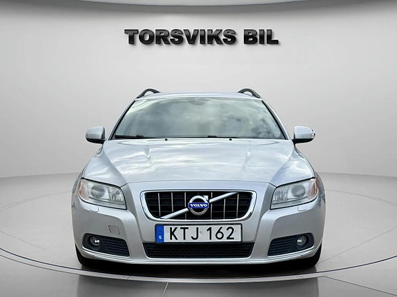 Volvo V70 9 of 23