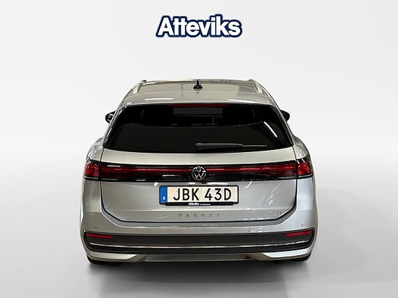 Volkswagen Passat 4 of 18