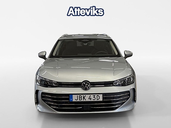 Volkswagen Passat 8 of 18